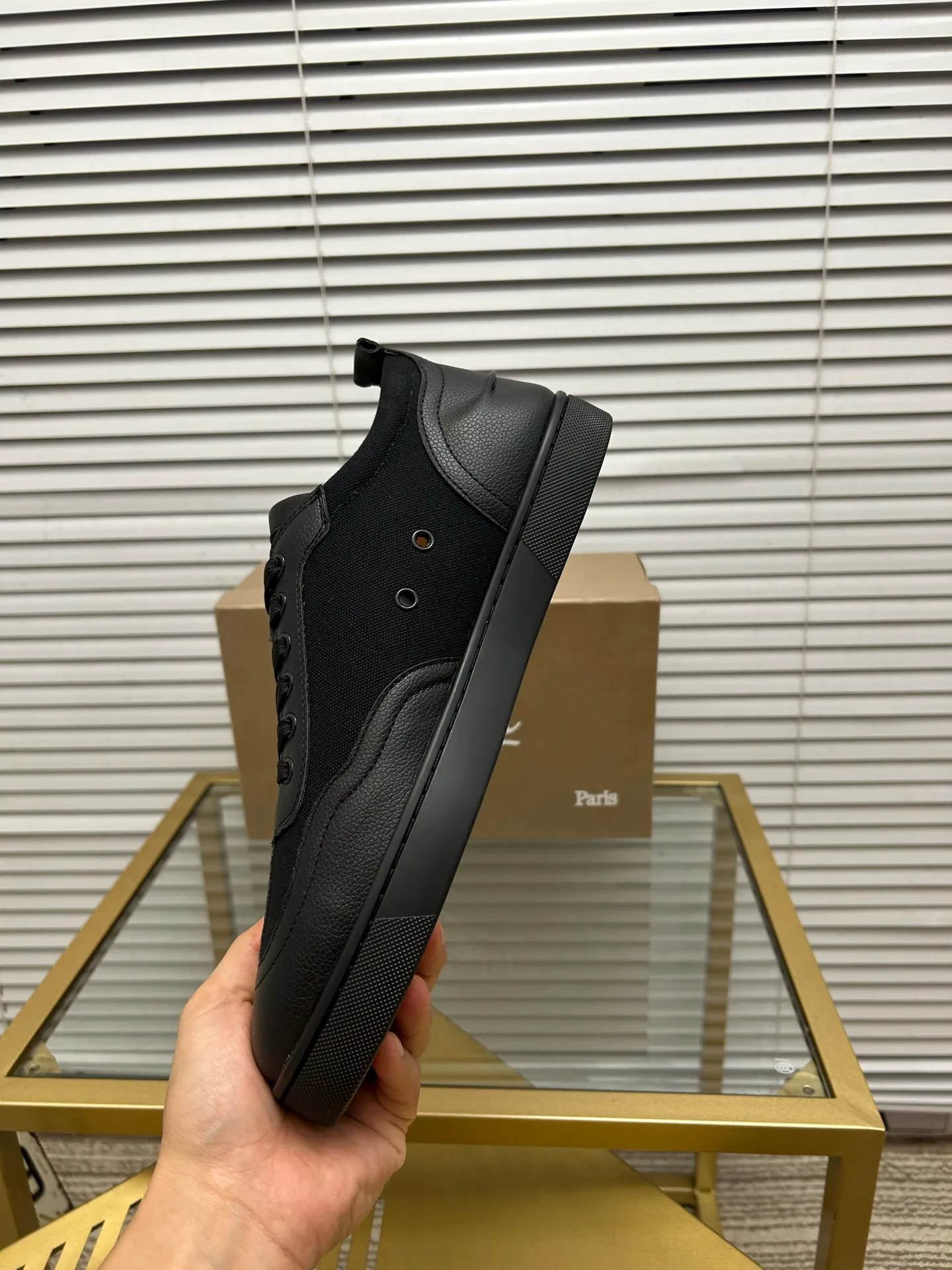 (Customized model) Ex-factory price is 520. christian louboutin (CL red sole shoes) counter series, casual sneakers for couples 📢 📢 📢 Exclusive hot style release 🎈🎈💪 Movable latex feet 👻 Finished outsole line [Proud] 😝Female 35-40# Male 38#-46, global supply😝 [Top version]: Original imported genuine leather upper, top original leather lining, original molded TPU outsole, original 1:1 detail processing, original shoe last,